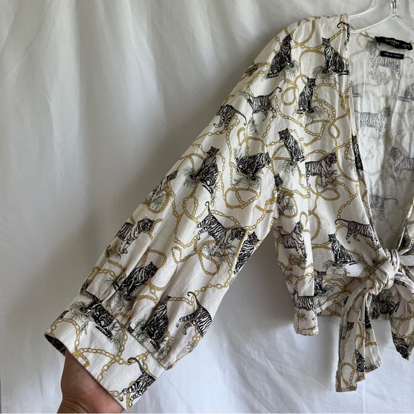 YFL Reserved tiger all over print cropped, ties front wrap style top, size US S - Picture 2 of 7